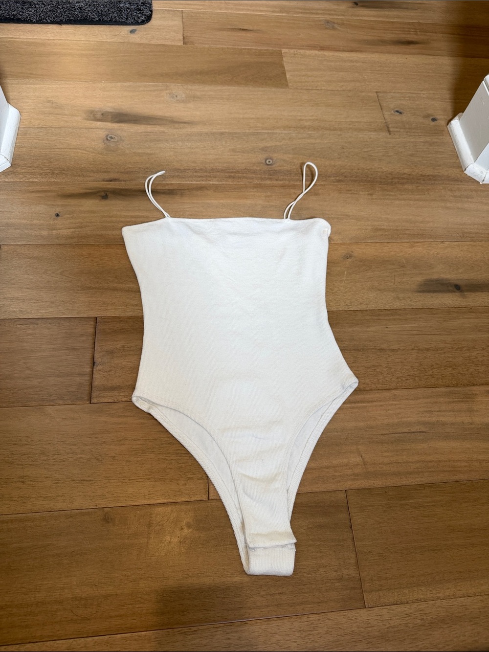 Womens XS White fox Ribbed One-Piece Bodysuit used one small stain under armpit